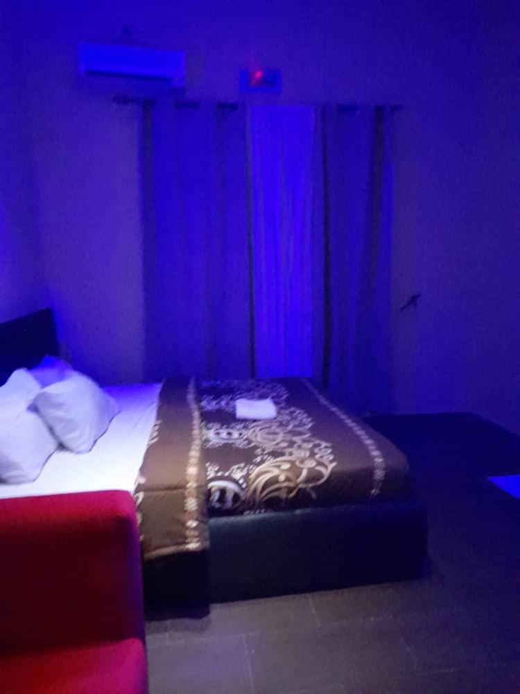 Hotel Adonai Ltd Benin City Eksteriør bilde